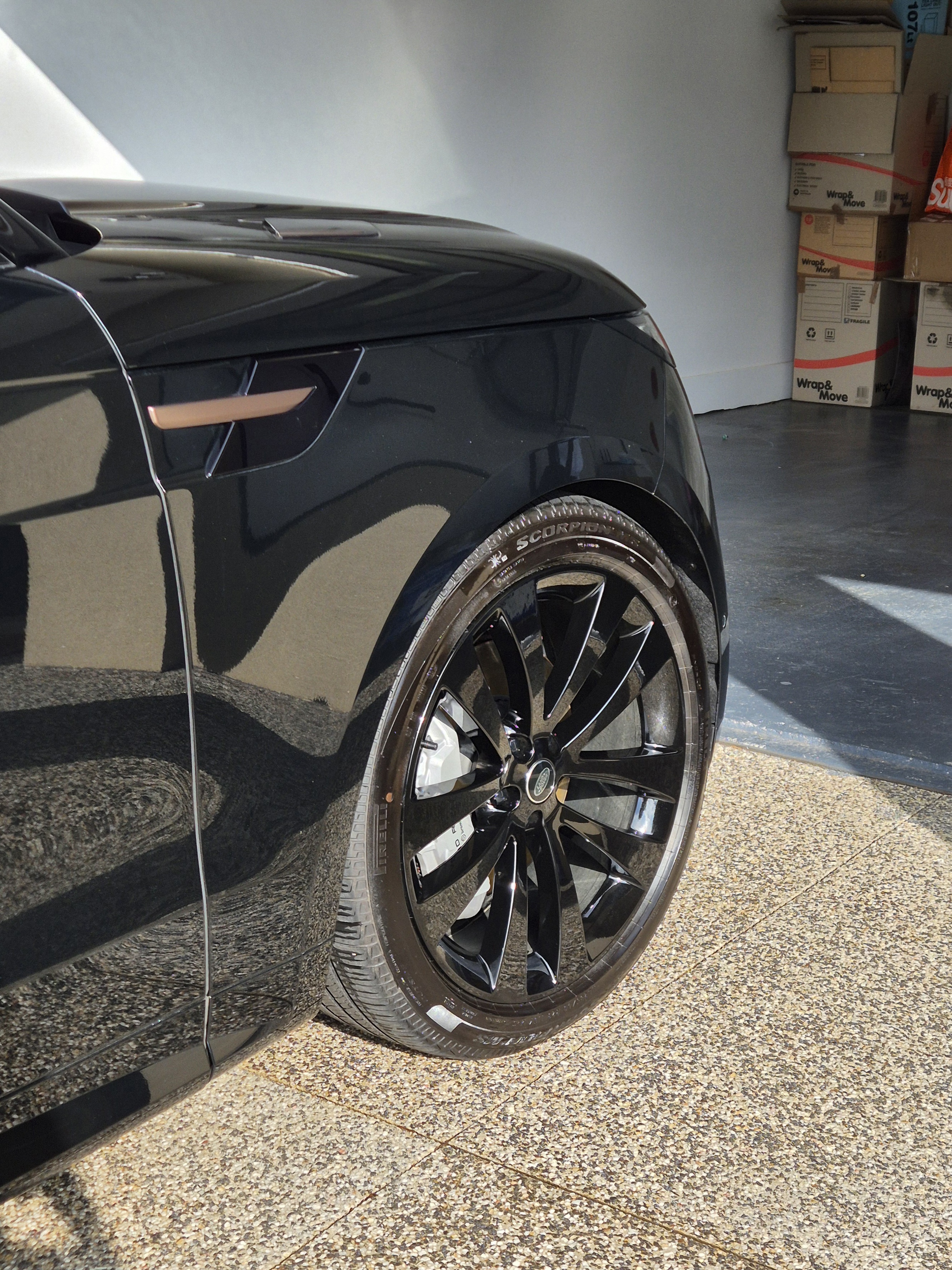 Black Range Rover Front